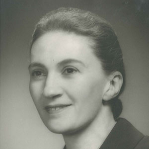 Dr. Evelyn Golden photo