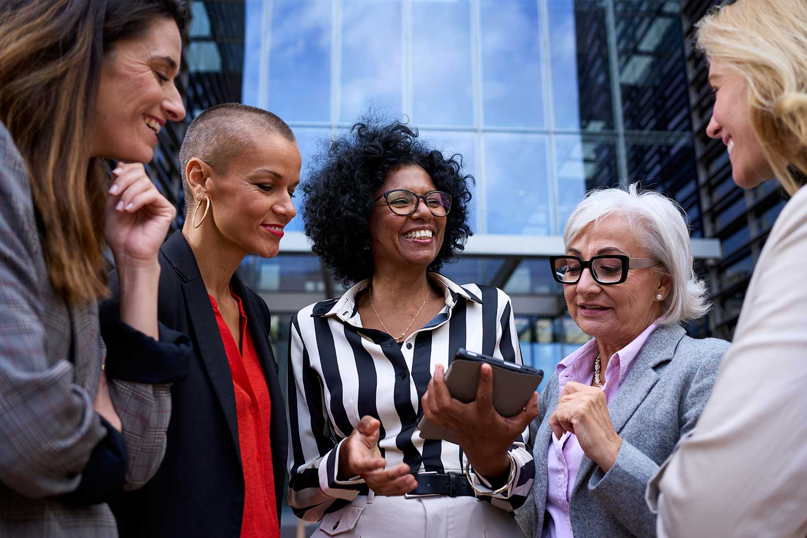 group of business women photo